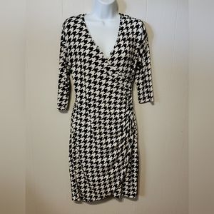 Cato Wrap Dress Houndstooth Houndstooth VNeck‎ Black White Casual Size 6 A661